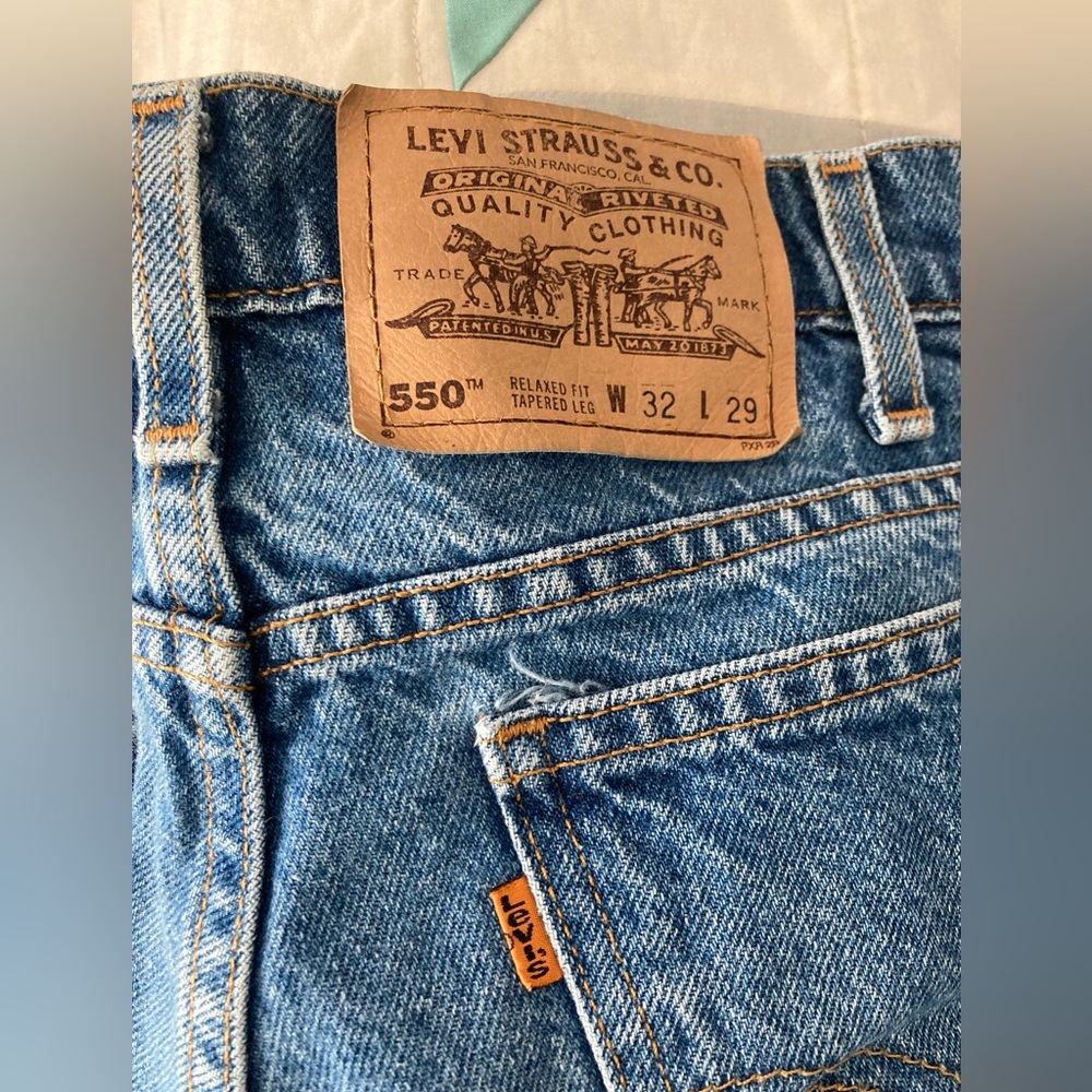 Excellent condition 1996 vintage Orange Tab Levi’s 505, size 32x29, Medium Wash